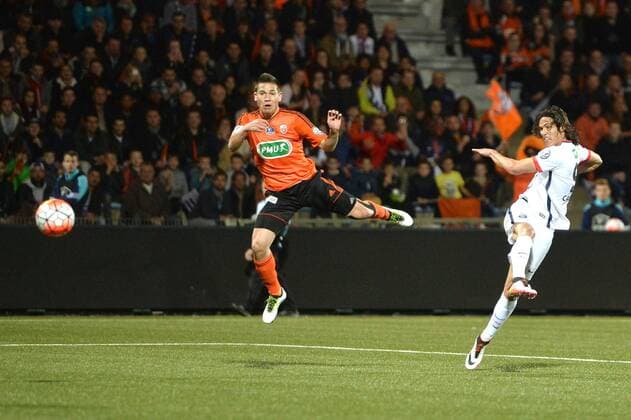 EDINSON CAVANI (psg) - RAPHAEL GUERREIRO (lor) FOOTBALL : Lorient vs Paris SG - Coupe de France - 19 04 2016 AnthonyBIBARD FEP 
