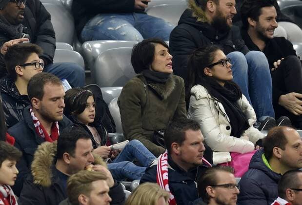 19.04.2016, Fussball DFB-Pokal 2015 2016, Halbfinale, FC Bayern München - SV Werder Bremen, in der Allianz-Arena München. Die Familie von Trainer Pep Guardiola (Bayern), Frau Cristina Serra (mitte), Kinder Maria, Marius, Valentina Guardiola. 