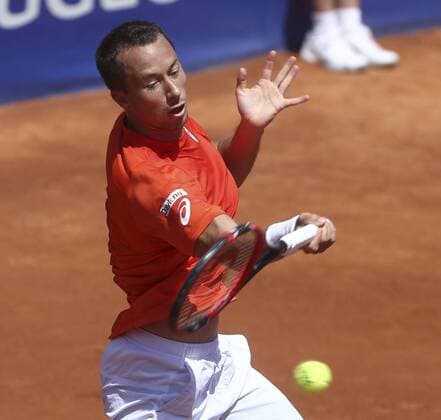 Tennis, Barcelona Open, Philipp Kohlschreiber - Pablo Carreno German tennis player Philipp Kohlscreiber returns the ball to Spanish Pablo Carreno during their Barcelona Open Banc Sabadell Conde de Godo Trophy second round match held in Barcelona, Spain, on 20 April 2016. Kohlscreiber won 6-2 y 6-1. EFE Toni Albir Barcelona Open Banc Sabadell Conde de Godo Trophy !ACHTUNG: NUR REDAKTIONELLE NUTZUNG!  20160420-635967620863536270