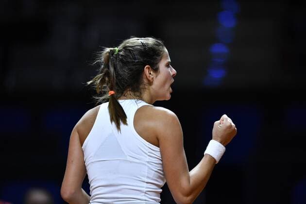 Julia Görges GOERGES (GER) Jubel jubelt über gewonnenen Satz Tennis Damen 20.04.2016 Porsche Tennis Grand Prix GP Stuttgart 2016 Porsche-Arena 16.04.-24.04.2016 Porsche Tennis Grand Prix Stuttgart 2016