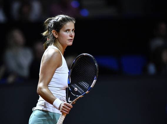 Julia Görges GOERGES (GER) Schlussjubel Jubel jubelt nach gewonnenem Match Tennis Damen 20.04.2016 Porsche Tennis Grand Prix GP Stuttgart 2016 Porsche-Arena 16.04.-24.04.2016 Porsche Tennis Grand Prix Stuttgart 2016