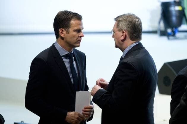 Oliver BIERHOFF, DFB Teammanager, und Reinhard GRINDEL, desginierter DFB-Praesident, Ausserordentlicher DFB-Bundestag am 15.04.2016. Â