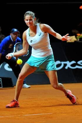Julia GOERGES (GER). Deutschland, Stuttgart: Tennis, Porsche Tennis Grand Prix, 1.Runde am 20.04.2016, Porsche-Arena.
