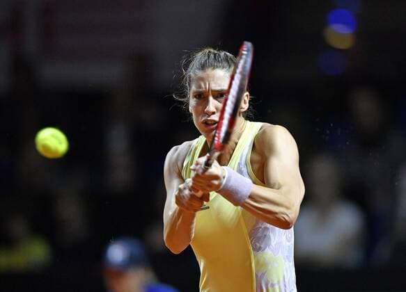 Andrea PETKOVIC (GER) Aktion Tennis Damen 20.04.2016 Porsche Tennis Grand Prix GP Stuttgart 2016 Porsche-Arena 16.04.-24.04.2016 Porsche Tennis Grand Prix Stuttgart 2016
