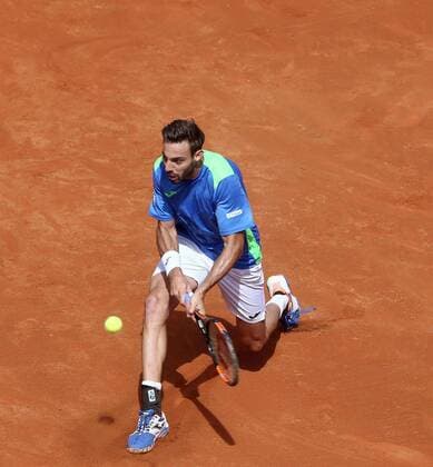 Spanish tennis player Marcel Granollers returns the ball to countryman Rafael Nadal during their Barcelona Open Banc Sabadell Conde de Godo Trophy second round match in Barcelona, northeastern Spain, 20 April 2016. The tournament runs in Barcelona from 18 until 24 April 2016. RAFAEL NADAL VS MARCEL GRANOLLERS !ACHTUNG: NUR REDAKTIONELLE NUTZUNG!  20160420-635967709182589386