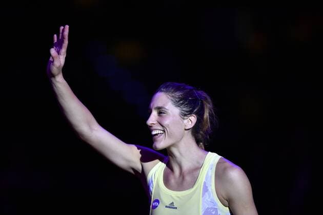 Andrea PETKOVIC (GER) Jubel jubelt bedankt sich bei Fans winkt Gestik, Geste Tennis Damen 20.04.2016 Porsche Tennis Grand Prix GP Stuttgart 2016 Porsche-Arena 16.04.-24.04.2016 Porsche Tennis Grand Prix Stuttgart 2016