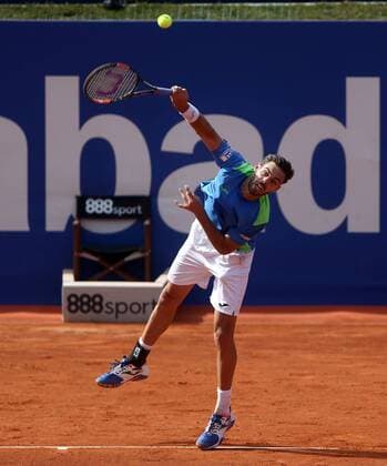 Spanish tennis player Marcel Granollers returns the ball to countryman Rafael Nadal during their Barcelona Open Banc Sabadell Conde de Godo Trophy second round match in Barcelona, northeastern Spain, 20 April 2016. The tournament runs in Barcelona from 18 until 24 April 2016. RAFAEL NADAL VS MARCEL GRANOLLERS !ACHTUNG: NUR REDAKTIONELLE NUTZUNG!  20160420-635967724993337956