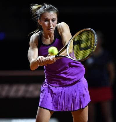 Annika Beck (GER) Aktion Tennis Damen 20.04.2016 Porsche Tennis Grand Prix GP Stuttgart 2016 Porsche-Arena 16.04.-24.04.2016 Porsche Tennis Grand Prix Stuttgart 2016