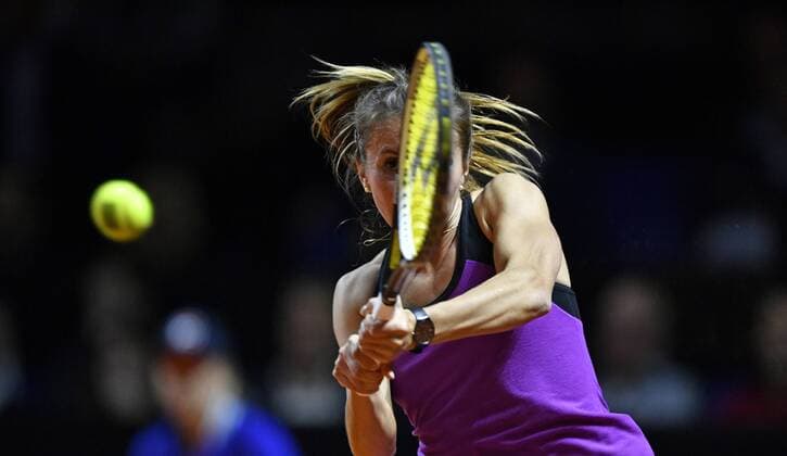 Annika Beck (GER) Aktion Tennis Damen 20.04.2016 Porsche Tennis Grand Prix GP Stuttgart 2016 Porsche-Arena 16.04.-24.04.2016 Porsche Tennis Grand Prix Stuttgart 2016