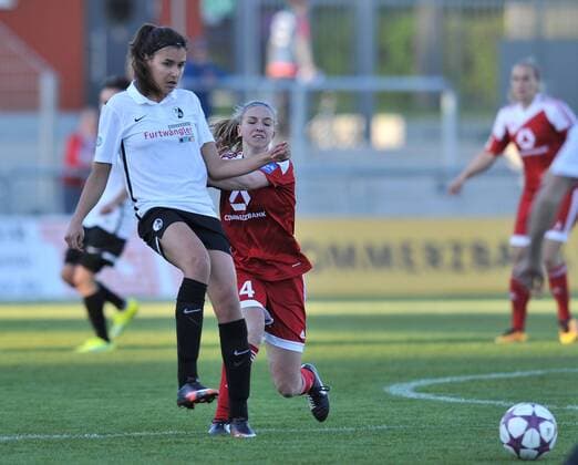 20.04.2016, xmhx, Fussball 1.Bundesliga Damen, 1.FFC Frankfurt - SC Freiburg, emspor, v.l. Jackie Groenen (1. FFC Frankfurt)