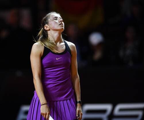 Annika Beck (GER) enttäuscht Tennis Damen 20.04.2016 Porsche Tennis Grand Prix GP Stuttgart 2016 Porsche-Arena 16.04.-24.04.2016 Porsche Tennis Grand Prix Stuttgart 2016