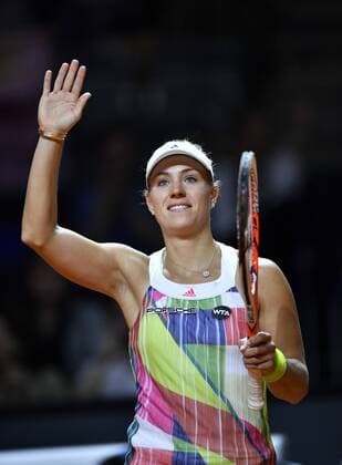Bilder des Tages - SPORT Angelique KERBER (GER) Jubeö jubelt Schlussjubel nach gewonnenem Match bedankt sich bei Zuschauern Tennis Damen 20.04.2016 Porsche Tennis Grand Prix GP Stuttgart 2016 Porsche-Arena 16.04.-24.04.2016 Porsche Tennis Grand Prix Stuttgart 2016