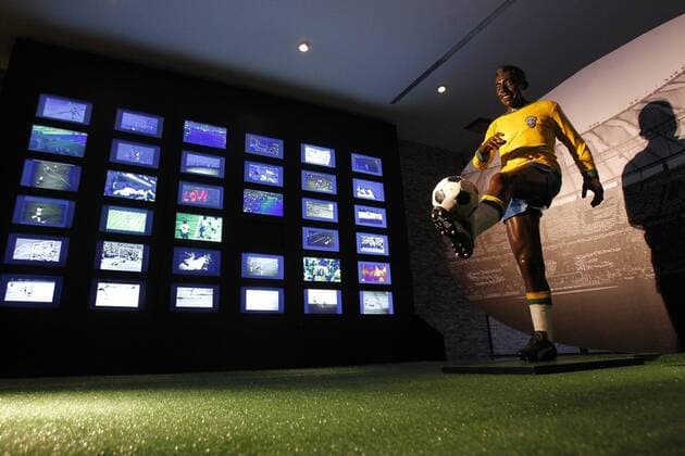 Statue - Pele, el Rey de Futbol - Pele, König des Fußballs - Ausstellung im Museo de la Moda in Santiago de Chile 