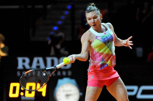 Simona HALEP (ROU). Deutschland, Stuttgart: Tennis, Porsche Tennis Grand Prix, Achtelfinale am 21.04.2016, Porsche-Arena.