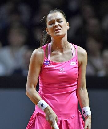 Agnieszka RADWANSKA (POL) enttäuscht Tennis Damen 21.04.2016 Porsche Tennis Grand Prix GP Stuttgart 2016 Porsche-Arena 16.04.-24.04.2016 Porsche Tennis Grand Prix Stuttgart 2016