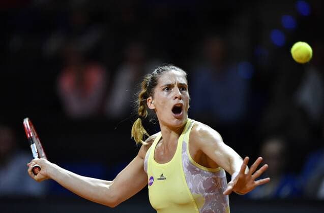 Andrea PETKOVIC (GER) Aktion Tennis Damen 21.04.2016 Porsche Tennis Grand Prix GP Stuttgart 2016 Porsche-Arena 16.04.-24.04.2016 Porsche Tennis Grand Prix Stuttgart 2016