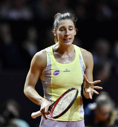 Andrea PETKOVIC (GER) enttäuscht Gestik, Geste Tennis Damen 21.04.2016 Porsche Tennis Grand Prix GP Stuttgart 2016 Porsche-Arena 16.04.-24.04.2016 Porsche Tennis Grand Prix Stuttgart 2016