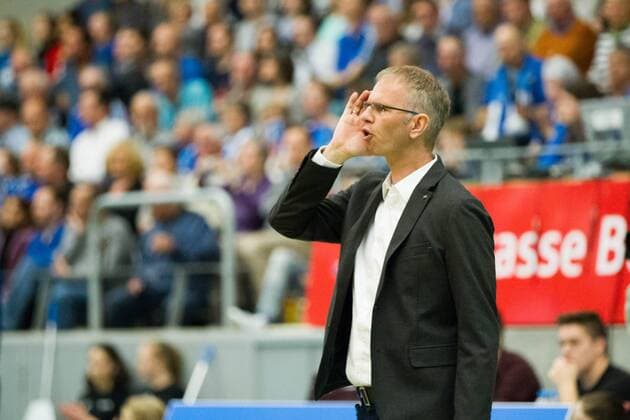 Michael Warm (Trainer Headcoach Frankfurt); 1. Volleyball Bundesliga Maenner Play-Off Halbfinale Spiel 3, , , 20160421; Partie: VfB Friedrichshafen vs United Volleys Rhein Main (Frankfurt); Copyright: Wuechner Eibner-Pressefoto EP_NWR