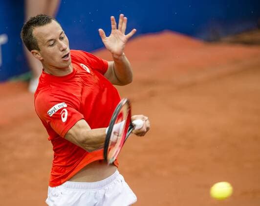 Bilder des Tages - Sport April 21, 2016 - Barcelona, Catalonia, Spain - PHILIPP KOHLSCHREIBER (GER) returns the ball to Feliciano Lopez (ESP) during the 3rd round of the Barcelona Open Banc Sabadell 2016. Kohlschreiber wins 6-7, 7-5, 63 Kohlschreiber beats Lopez To Reach Quarter-Finals Of Barcelona Open Banc Sabadell 2016 - ZUMAo105