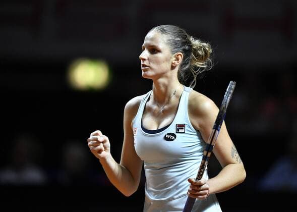 Karolina PLISKOVA (CZE) jubelt Jubel über gewonnenes Match Schlussjubel Tennis Damen 21.04.2016 Porsche Tennis Grand Prix GP Stuttgart 2016 Porsche-Arena 16.04.-24.04.2016 Porsche Tennis Grand Prix Stuttgart 2016
