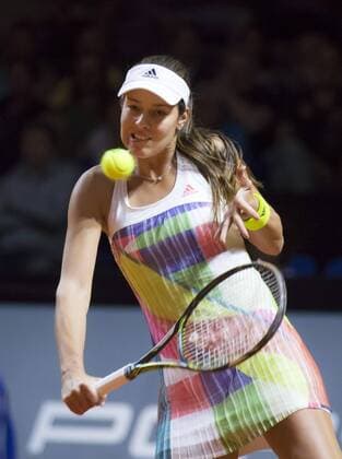 Ana IVANOVIC, SRB in Aktion, Halbfigur, Freisteller , Aktion, Einzelbild, Portrait, Porträt, in Stuttgart , 21.04.2016