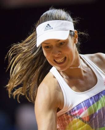 Ana IVANOVIC, SRB in Aktion, Halbfigur, Freisteller , Aktion, Einzelbild, Portrait, Porträt, in Stuttgart , 21.04.2016