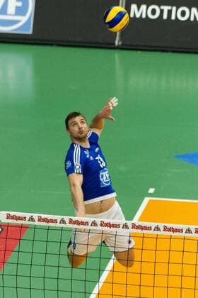 Angriff Adrian Radu Gontariu ( 13, Friedrichshafen); 1. Volleyball Bundesliga Maenner Play-Off Halbfinale Spiel 3, , , 20160421; Partie: VfB Friedrichshafen vs United Volleys Rhein Main (Frankfurt); Copyright: Wuechner Eibner-Pressefoto EP_NWR