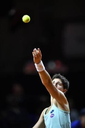 Carla SUAREZ NAVARRO (ESP) Aktion Aufschlag Tennis Damen 22.04.2016 Porsche Tennis Grand Prix GP Stuttgart 2016 Porsche-Arena 16.04.-24.04.2016 Porsche Tennis Grand Prix Stuttgart 2016