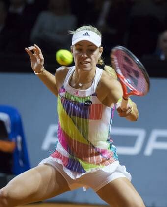Angelique KERBER, GER in Aktion Vorhand Rueckhand Aufschlag beim Tennis Grand Prix Porsche Damen WTA Tennis Damen in Stuttgart , 22.04.2016