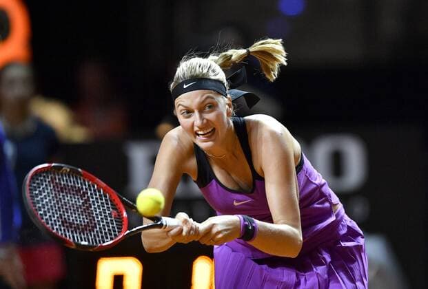 Petra Kvitova (CZE) Aktion Tennis Damen 22.04.2016 Porsche Tennis Grand Prix GP Stuttgart 2016 Porsche-Arena 16.04.-24.04.2016 Porsche Tennis Grand Prix Stuttgart 2016