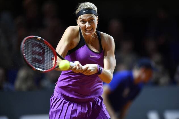 Petra Kvitova (CZE) Aktion Tennis Damen 22.04.2016 Porsche Tennis Grand Prix GP Stuttgart 2016 Porsche-Arena 16.04.-24.04.2016 Porsche Tennis Grand Prix Stuttgart 2016