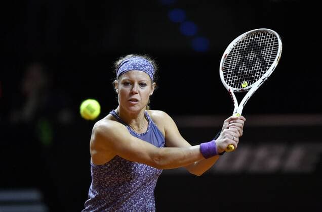 Laura Siegemund (GER) Aktion Tennis Damen 22.04.2016 Porsche Tennis Grand Prix GP Stuttgart 2016 Porsche-Arena 16.04.-24.04.2016 Porsche Tennis Grand Prix Stuttgart 2016