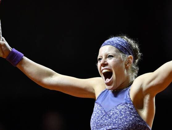 Laura Siegemund (GER) unbändiger Jubel jubelt über gewonnenes Viertelfinale und Einzug ins Halbfinale Freude Emotion Tennis Damen 22.04.2016 Porsche Tennis Grand Prix GP Stuttgart 2016 Porsche-Arena 16.04.-24.04.2016 Porsche Tennis Grand Prix Stuttgart 2016