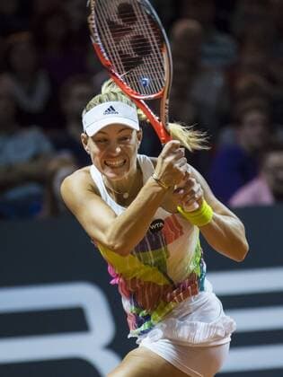 Angelique KERBER, GER in Aktion Vorhand Rueckhand ( im Spiel gegen Petra Kvitova) beim Halbfinale Tennis Grand Prix Porsche Damen WTA Tennis Damen in Stuttgart , 23.04.2016