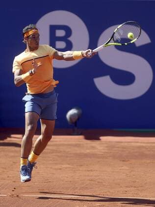 Spanish tennis player Rafael Nadal returns the ball to German Philipp Kohlschreiber during a Barcelona Open Banc Sabadell Trofeo Conde de Godo semifinal in Barcelona, Catalonia, Spain, 23 April 2016. Nadal won 6-3,6-3 RAFEL NADAL VS PHILIPP KOHLSCHERBER !ACHTUNG: NUR REDAKTIONELLE NUTZUNG!  BCN012 20160423-635970332334321358