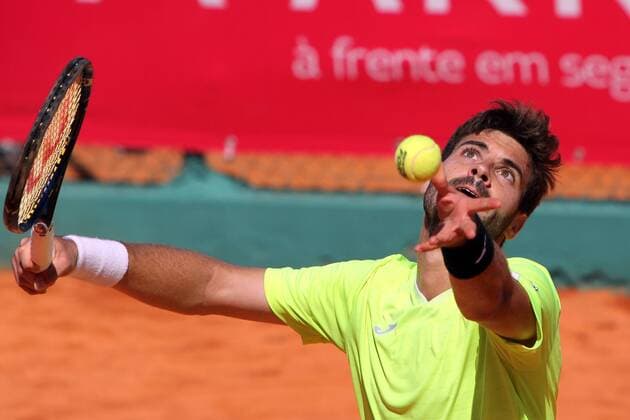 April 23, 2016 - Estoril, Portugal - Gerard Granollers of Spain serves a ball to Andrea Arnaboldi of Italy during the Qualifying of the Millennium Estoril Open ATP Tennis Herren 250 tennis tournament at the Clube de TÅ½nis do Estoril in Portugal on April 25, 2016. Millennium Estoril Open ATP 250 tennis tournament - Andrea Arnaboldi (ITA) vs Gerard Granollers (ESP) - ZUMAf123