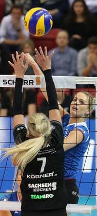 Allianz MTV Stuttgart - Dresdner SC Deutschland, Stuttgart, 23.04.2016, Volleyball, 1. Bundesliga Frauen, Saison 2015 2016, Finale, Spiel 2, Allianz MTV Stuttgart - Dresdner SC: re. Kim Renkema (Allianz MTV Stuttgart).