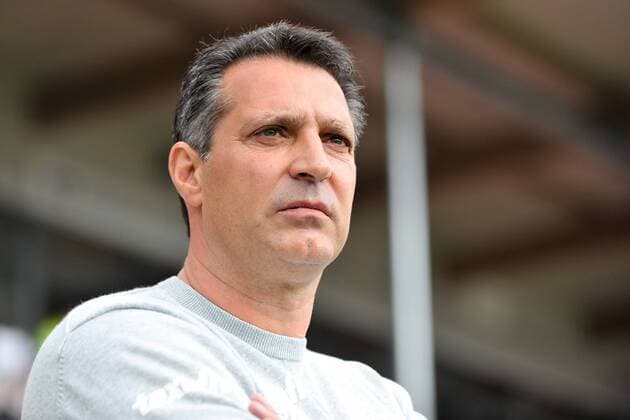 GER, 2. FBL, SV Sandhausen vs. FSV Frankfurt 24.04.2016, Hardtwaldstadion, Sandhausen, GER, 2. FBL, SV Sandhausen vs. FSV Frankfurt, im Bild: Alois Schwartz (Trainer, SV Sandhausen) nordphotox xFabisch