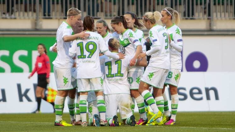 Fußball, UEFA Women s Champions League, VfL Wolfsburg - 1. FFC Frankfurt; Babett Peter (Wolfsburg, 8) Jubel, Torjubel, Freude, Emotion, Torerfolg, Aktion, action, goal, goal celebration, celebrates. xtgx