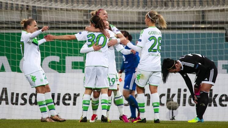 Fußball, UEFA Women s Champions League, VfL Wolfsburg - 1. FFC Frankfurt; Ramona Bachmann (Wolfsburg, 19) Jubel, Torjubel, Freude, Emotion, Torerfolg, Aktion, action, goal, goal celebration, celebrates. xtgx