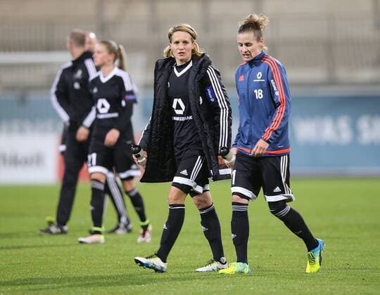 Enttäuschung bei Saskia Bartusiak (1. FFC Frankfurt) und Simone Laudehr (1. FFC Frankfurt)