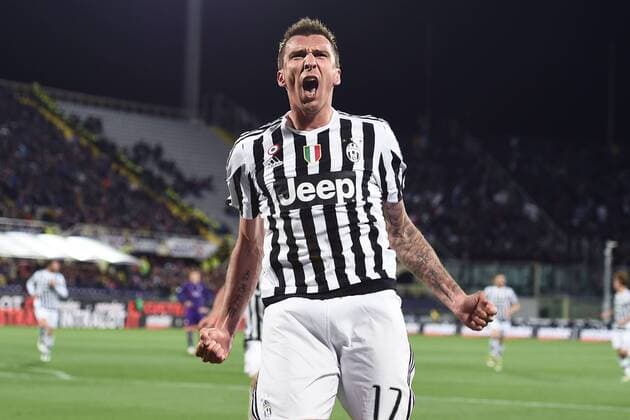 Themen der Woche - Sport Bilder des Tages - SPORT Mg Firenzw 24 04 2016 - campionato di calcio serie A Fiorentina ACF (AC Florenz) vs Juventus Turin: Torjubel Mario Mandzukic 
