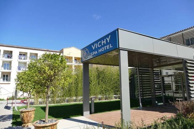 Fußball, EURO 2016, Mannschaftsquartier der Schweiz in Vichy VICHY SPA HOTEL vue exterieure FOOTBALL : Camp de base de la Suisse pour l Euro 2016 - Juvignac - 25 04 2016 RichardGosselinx 