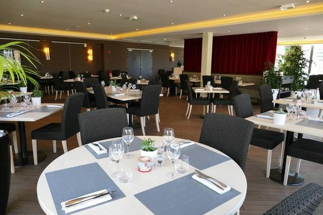 Fußball, EURO 2016, Mannschaftsquartier der Schweiz in Vichy VICHY SPA HOTEL restaurant FOOTBALL : Camp de base de la Suisse pour l Euro 2016 - Juvignac - 25 04 2016 RichardGosselinx 