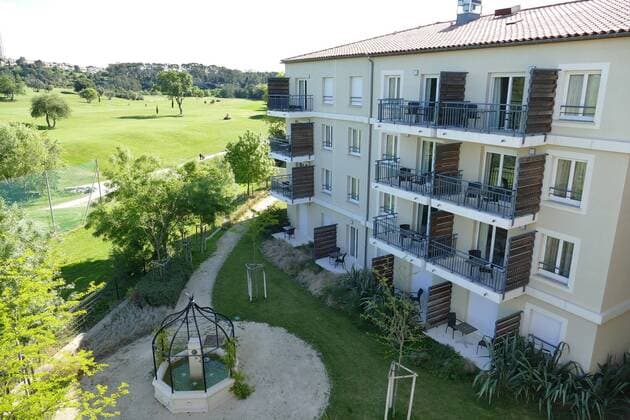 Fußball, EURO 2016, Mannschaftsquartier der Schweiz in Vichy VICHY SPA HOTEL vue exterieure FOOTBALL : Camp de base de la Suisse pour l Euro 2016 - Juvignac - 25 04 2016 RichardGosselinx 