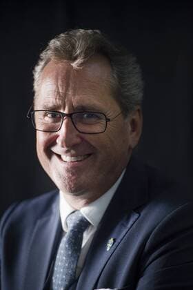 160426 Sveriges förbundskapten Erik Hamren poserar för ett porträtt under en fotografering den 26 april 2016 i Stockholm.  Copyright: JOHANNAxLUNDBERG BB160426JL007