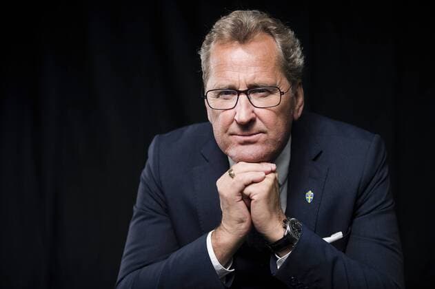 160426 Sveriges förbundskapten Erik Hamren poserar för ett porträtt under en fotografering den 26 april 2016 i Stockholm.  Copyright: JOHANNAxLUNDBERG BB160426JL017