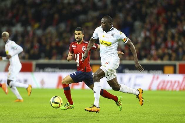 Mounir Obbadi (Lille) vs Cheikh Ndoye N Doye (Angers) FOOTBALL : OSC Lille vs SCO Angers - Ligue 1 - 27 04 2016 GwendolineLeGoffx 