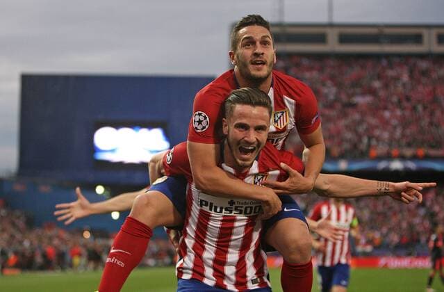27.04.2016, Fussball UEFA Champions League 2015 2016, Halbfinale, Hinspiel, Atletico Madrid - FC Bayern München, im Estadio Vicente Calder—n, Madrid. Jubel v.l. Torschütze Saul Niguez (Atletico Madrid) und Koke (Atletico Madrid) zum Tor zum 1:0 