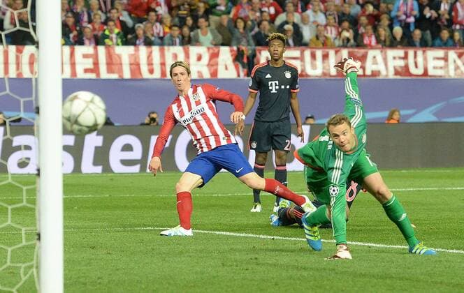 Madrid 27.04.2016, xjhx, Fussball Champions League, Atletico Madrid - FC Bayern München, emspor, v.l. Fernando Torres (Atletico Madrid),David Alaba (FC Bayern Muenchen), Manuel Neuer (FC Bayern Muenchen)2